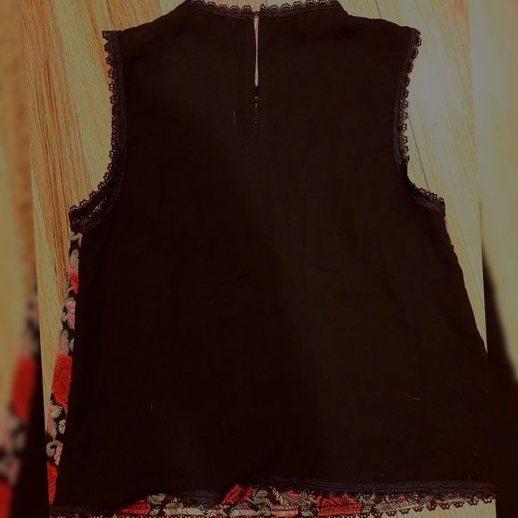 Endless Rose Flower Bouquet Tank Top - Picture 4 of 5